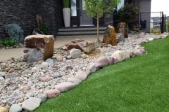 maintenance-free-front-yard-scaled